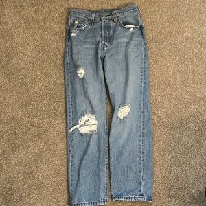 Like new Levi’s high rise cropped jeans size 24